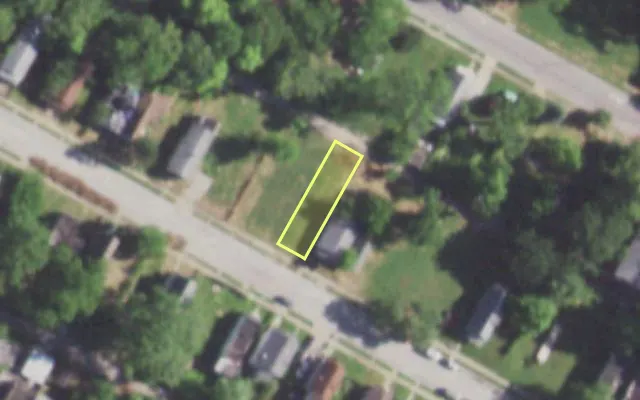 Aerial view of 5655 KENNERLY AV — vacant lot, St. Louis with approximate parcel outline