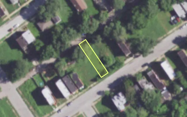 Aerial view of 2041 E PRAIRIE AV — vacant lot, St. Louis with approximate parcel outline