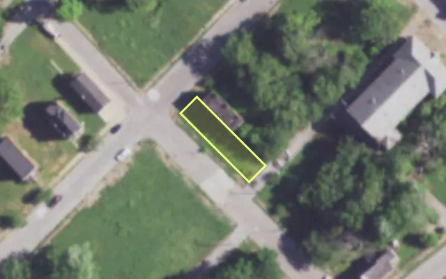 Aerial view of 2126 E COLLEGE AV — vacant lot, St. Louis with approximate parcel outline
