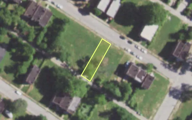Aerial view of 5922 HIGHLAND AV — vacant lot, St. Louis with approximate parcel outline