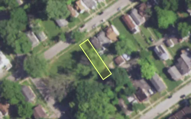 Aerial view of 5214 DAVISON AV — vacant lot, St. Louis with approximate parcel outline