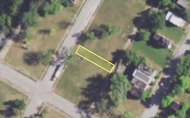 Aerial view of 2414 BACON ST — vacant lot, St. Louis with approximate parcel outline