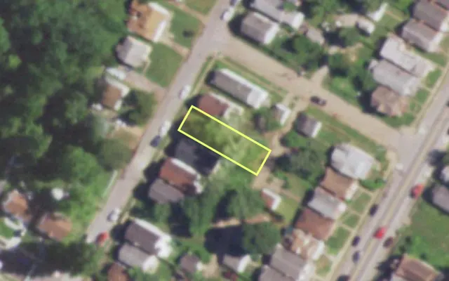 Aerial view of 5656 ACME AV — vacant lot, St. Louis with approximate parcel outline