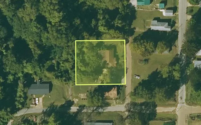 Aerial view of PHILLIPS County parcel 704-01759-000 — Arkansas post-auction with approximate parcel outline