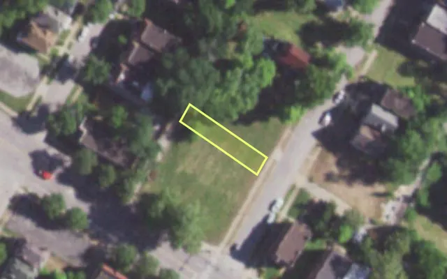 Aerial view of 1311 CLARA AV — vacant lot, St. Louis with approximate parcel outline