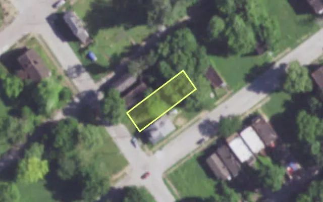 Aerial view of 5106 N 20TH ST — vacant lot, St. Louis with approximate parcel outline
