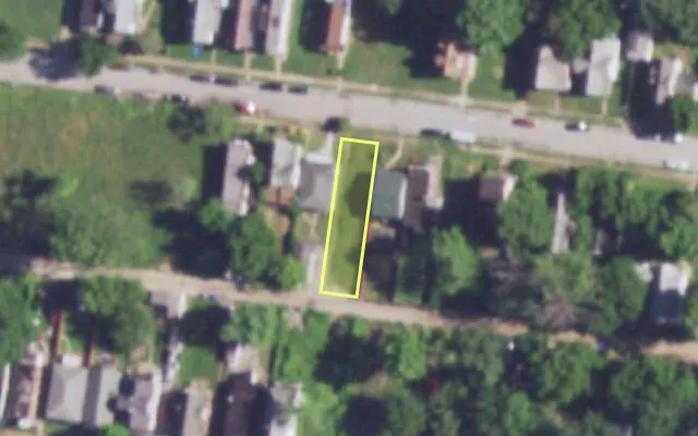 Aerial view of 920 ELIAS AV — vacant lot, St. Louis with approximate parcel outline