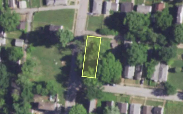 Aerial view of 979 ELIAS AV — vacant lot, St. Louis with approximate parcel outline