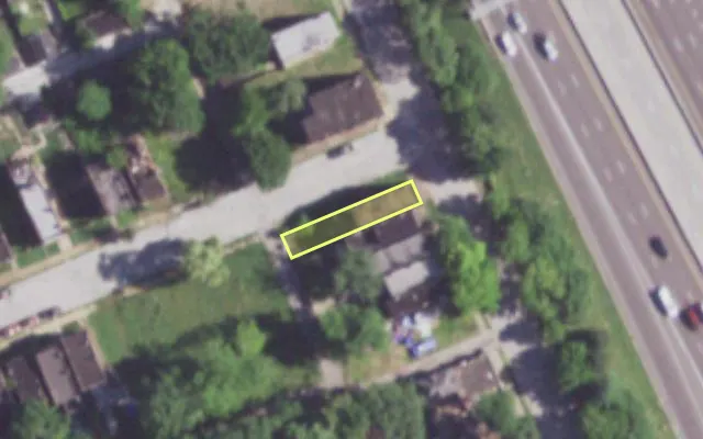 Aerial view of 3961 N 11TH ST — vacant lot, St. Louis with approximate parcel outline