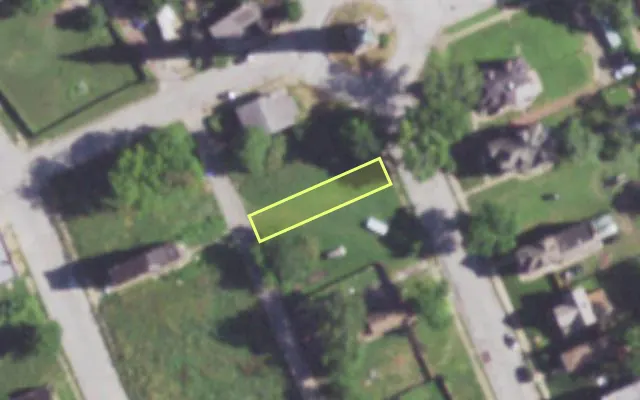 Aerial view of 4431 BLAIR AV — vacant lot, St. Louis with approximate parcel outline
