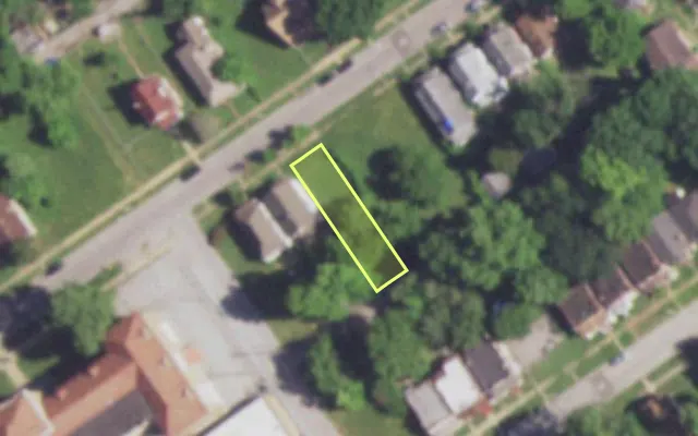 Aerial view of 5048 DAVISON AV — vacant lot, St. Louis with approximate parcel outline
