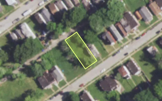 Aerial view of 5063 ARLINGTON AV — vacant lot, St. Louis with approximate parcel outline