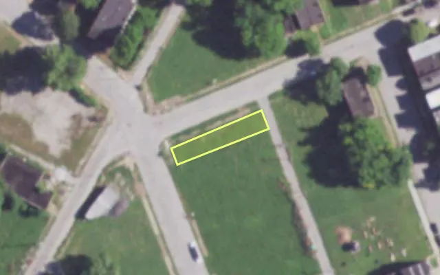 Aerial view of 4040 N 25TH ST — vacant lot, St. Louis with approximate parcel outline