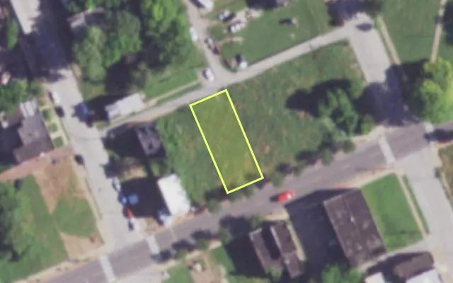 Aerial view of 2017 SALISBURY ST — vacant lot, St. Louis with approximate parcel outline