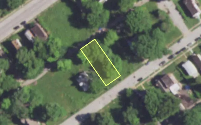 Aerial view of 5351 GERALDINE AV — vacant lot, St. Louis with approximate parcel outline