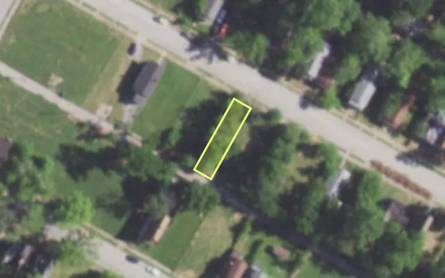 Aerial view of 5732 KENNERLY AV — vacant lot, St. Louis with approximate parcel outline