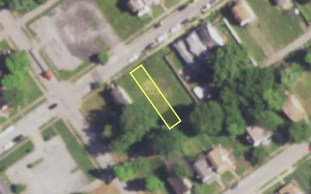 Aerial view of 4910 ARLINGTON AV — vacant lot, St. Louis with approximate parcel outline