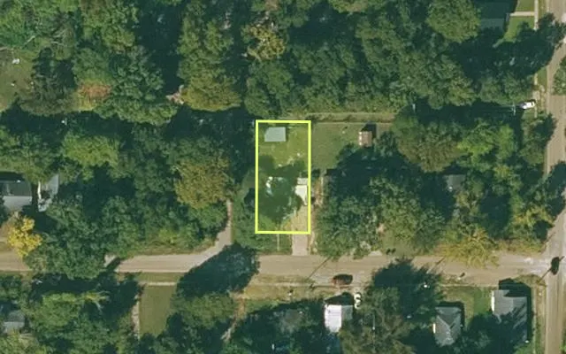 Aerial view of PHILLIPS County parcel 703-03016-000 — Arkansas post-auction with approximate parcel outline