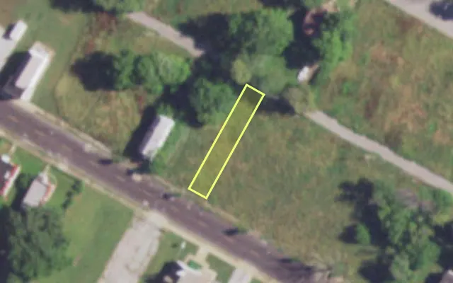 Aerial view of 4343 W ST LOUIS AV — vacant lot, St. Louis with approximate parcel outline