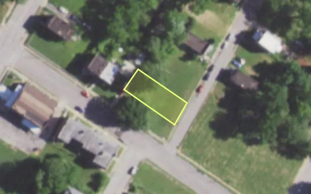 Aerial view of 1457 SHAWMUT PL — vacant lot, St. Louis with approximate parcel outline