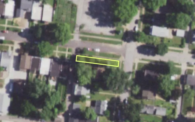 Aerial view of 3151 LEOLA AV — vacant lot, St. Louis with approximate parcel outline