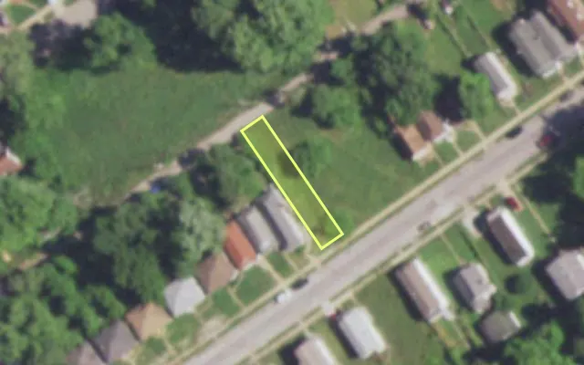 Aerial view of 5239 THRUSH AV — vacant lot, St. Louis with approximate parcel outline