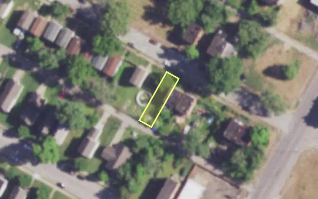 Aerial view of 3920 KENNERLY AV — vacant lot, St. Louis with approximate parcel outline