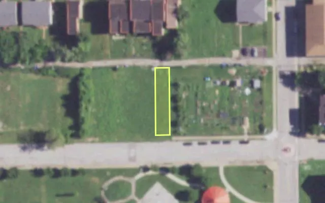 Aerial view of 2919 DAYTON ST — vacant lot, St. Louis with approximate parcel outline