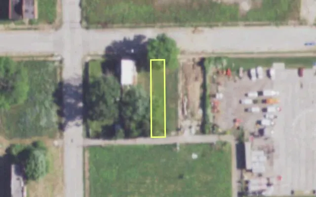 Aerial view of 2726 SHERIDAN AV — vacant lot, St. Louis with approximate parcel outline