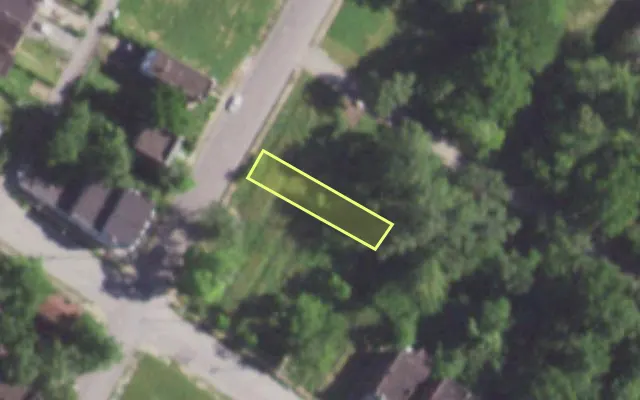 Aerial view of 1414 ARLINGTON AV — vacant lot, St. Louis with approximate parcel outline