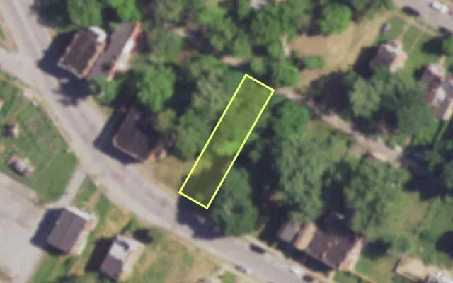 Aerial view of 4823 ST LOUIS AV — vacant lot, St. Louis with approximate parcel outline