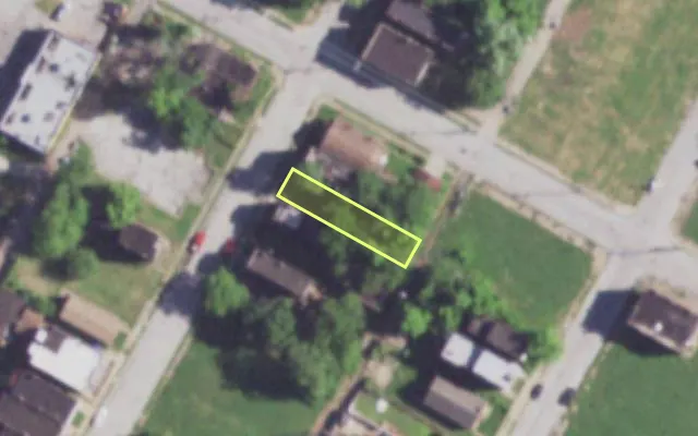 Aerial view of 4160 PECK ST — vacant lot, St. Louis with approximate parcel outline