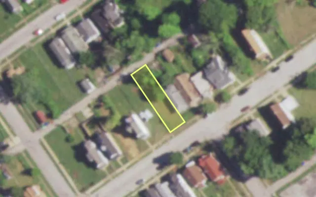 Aerial view of 4919 EMERSON AV — vacant lot, St. Louis with approximate parcel outline