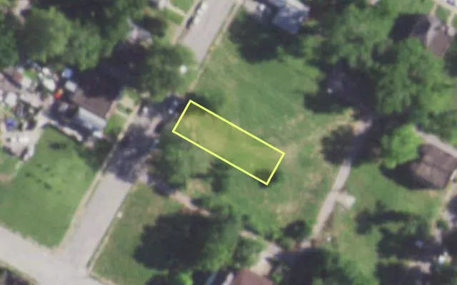 Aerial view of 2522 ARLINGTON AV — vacant lot, St. Louis with approximate parcel outline