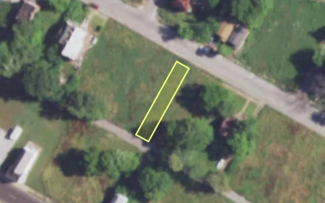 Aerial view of 4330 W LABADIE AV — vacant lot, St. Louis with approximate parcel outline