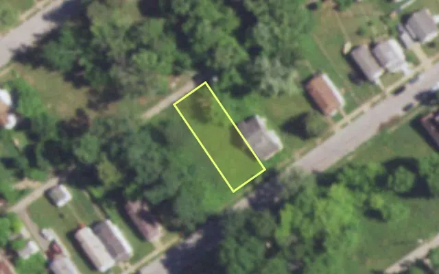 Aerial view of 5033 WREN AV — vacant lot, St. Louis with approximate parcel outline