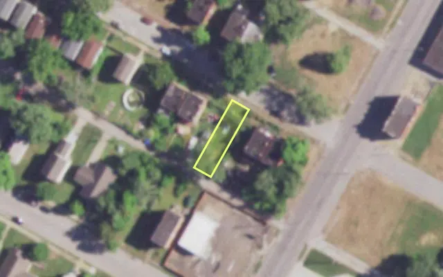 Aerial view of 3910 KENNERLY AV — vacant lot, St. Louis with approximate parcel outline