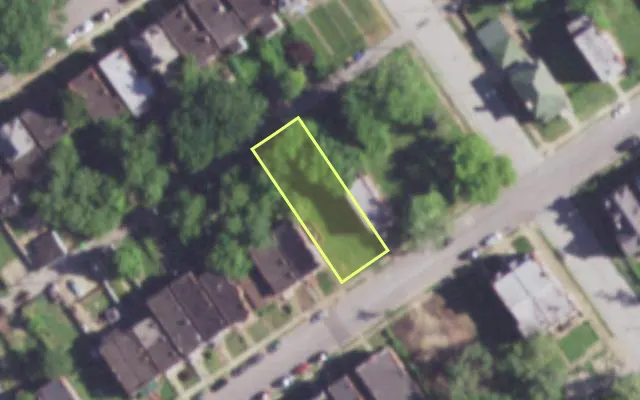 Aerial view of 2113 ADELAIDE AV — vacant lot, St. Louis with approximate parcel outline