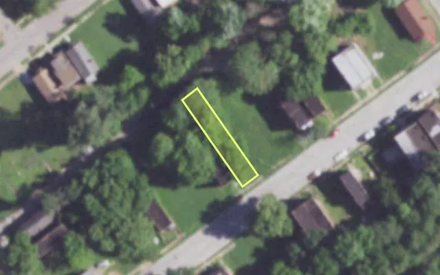 Aerial view of 1903 DESOTO AV — vacant lot, St. Louis with approximate parcel outline