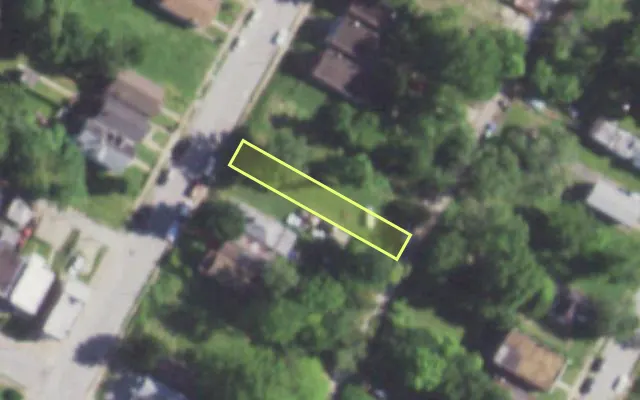 Aerial view of 2800 BELT AV — vacant lot, St. Louis with approximate parcel outline