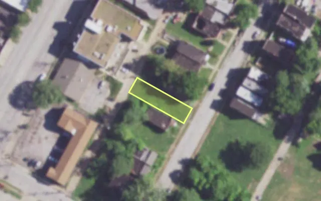 Aerial view of 4223 PECK ST — vacant lot, St. Louis with approximate parcel outline