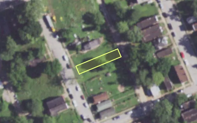 Aerial view of 4244 N 19TH ST — vacant lot, St. Louis with approximate parcel outline