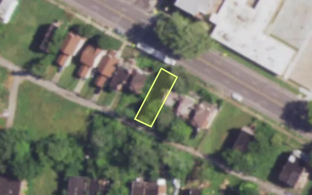 Aerial view of 4666 PAGE BLVD — vacant lot, St. Louis with approximate parcel outline