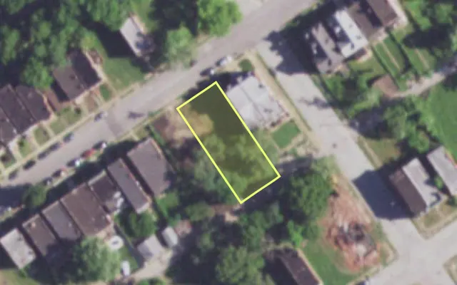 Aerial view of 2106 ADELAIDE AV — vacant lot, St. Louis with approximate parcel outline
