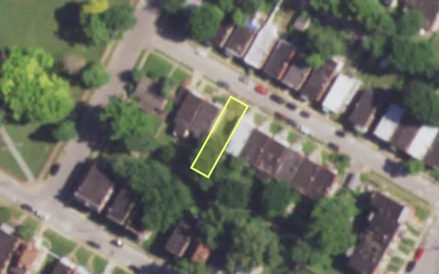 Aerial view of 4728 ASHLAND CT — vacant lot, St. Louis with approximate parcel outline