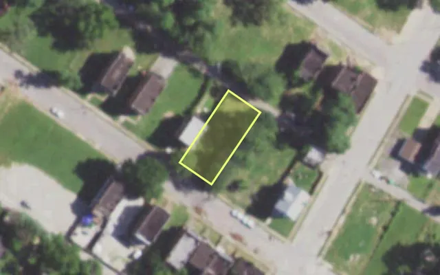 Aerial view of 5915 LOTUS AV — vacant lot, St. Louis with approximate parcel outline