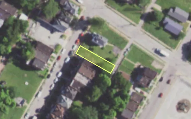 Aerial view of 1392 BLACKSTONE AV — vacant lot, St. Louis with approximate parcel outline