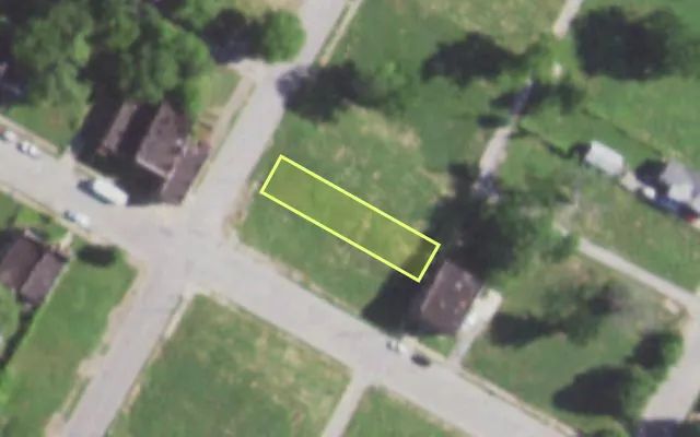 Aerial view of 2506 CLARA AV — vacant lot, St. Louis with approximate parcel outline