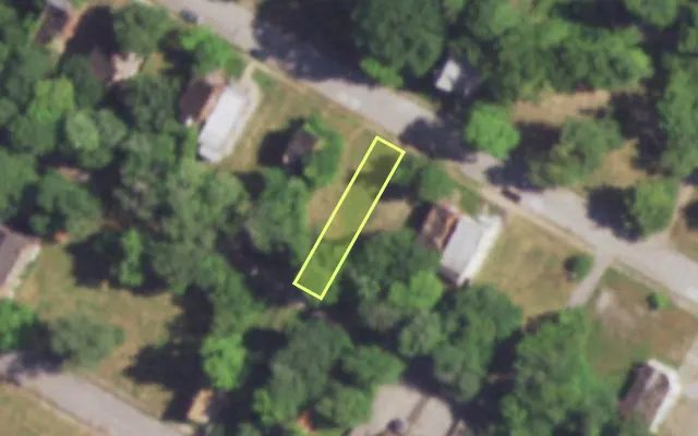 Aerial view of 4536 COTE BRILLIANTE AV — vacant lot, St. Louis with approximate parcel outline