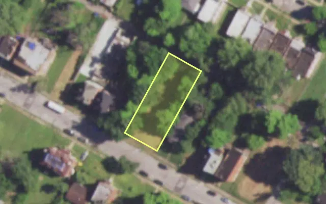 Aerial view of 4541 LABADIE AV — vacant lot, St. Louis with approximate parcel outline